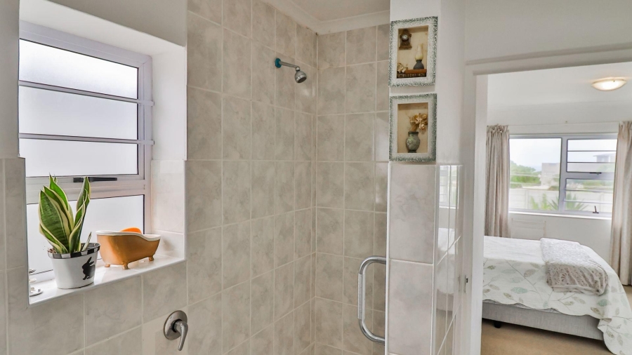 4 Bedroom Property for Sale in Kleinbaai Western Cape